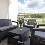 Sloneczna Polana, Myweek *