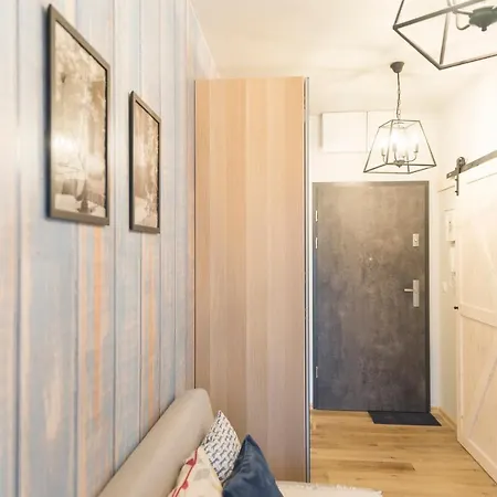 Sloneczna Polana, Myweek *