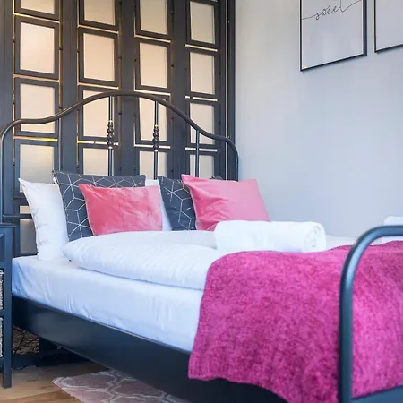 Sloneczna Polana, Myweek Lejlighed *