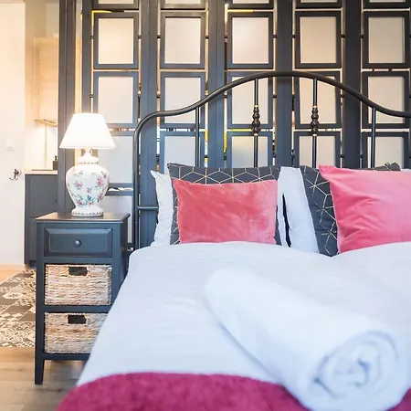 Sloneczna Polana, Myweek