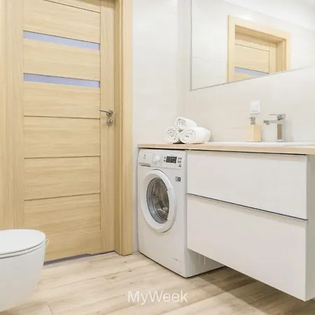 Sloneczna Polana, Myweek Lejlighed