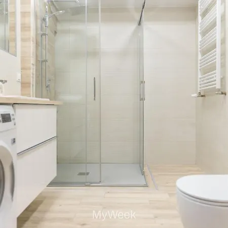 Sloneczna Polana, Myweek