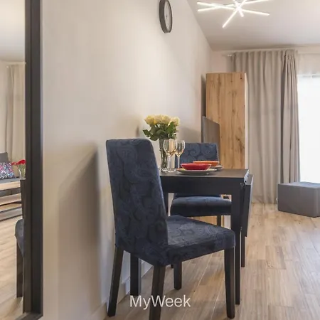 Sloneczna Polana, Myweek *