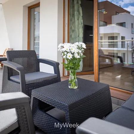 Sloneczna Polana, Myweek *