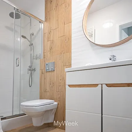 Sloneczna Polana, Myweek Lejlighed