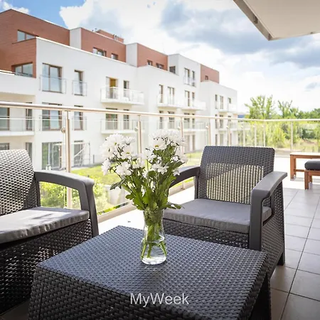 Sloneczna Polana, Myweek