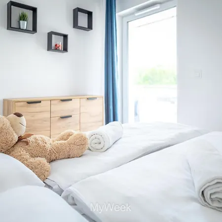 Sloneczna Polana, Myweek *