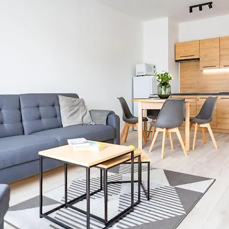 Sloneczna Polana, Myweek Lejlighed