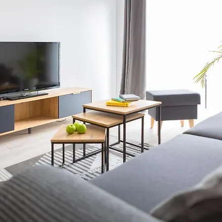 Sloneczna Polana, Myweek