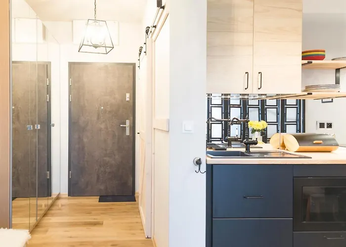 Sloneczna Polana, Myweek 쿠도바-즈루이