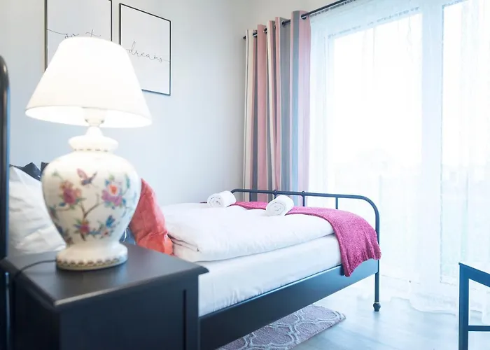 Sloneczna Polana, Myweek