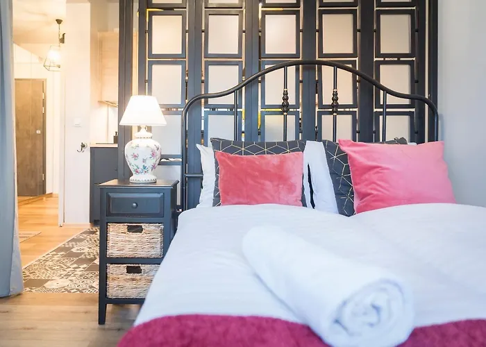 Sloneczna Polana, Myweek