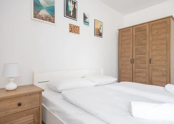 Sloneczna Polana, Myweek