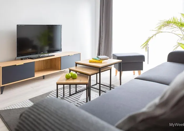 Sloneczna Polana, Myweek